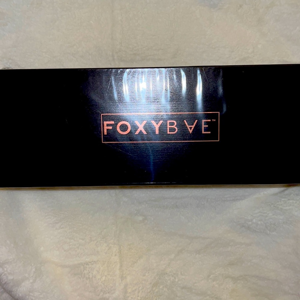 FoxyBae blow dry brush
